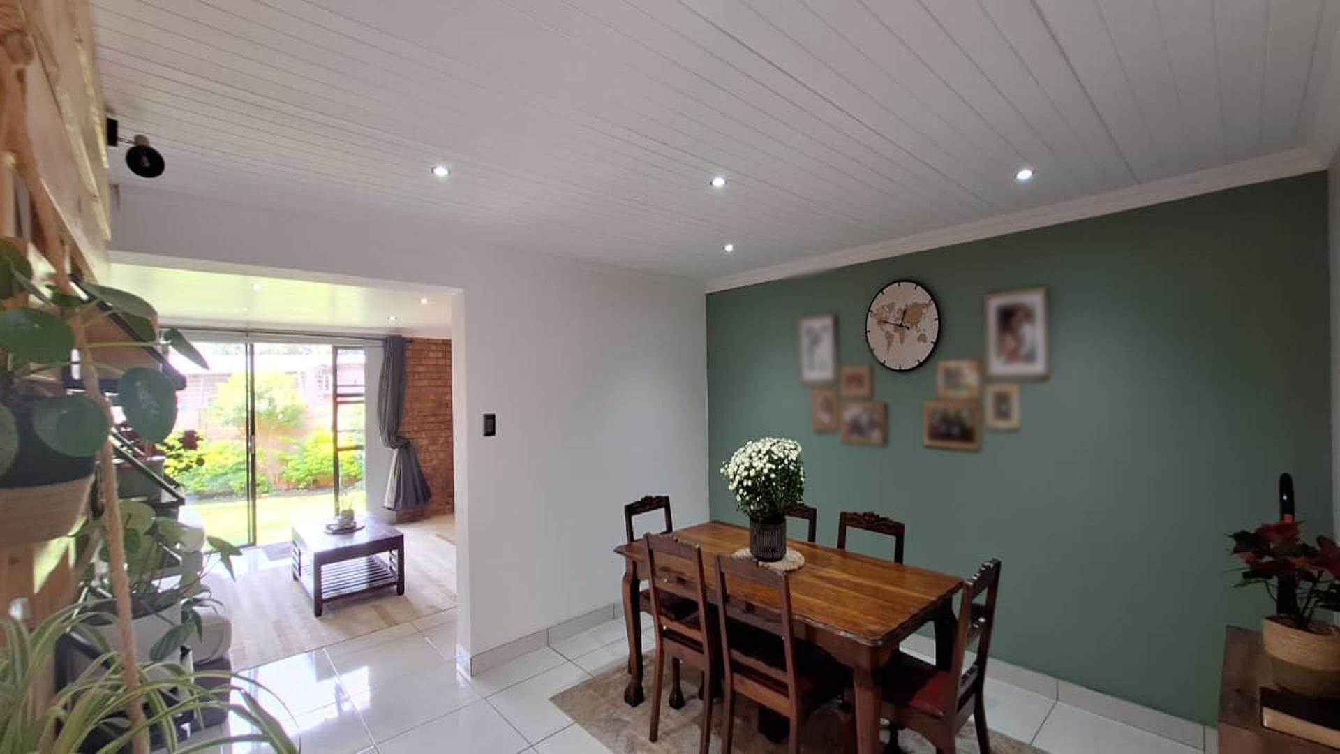 Dining Room - 20 square meters of property in Glen Marais