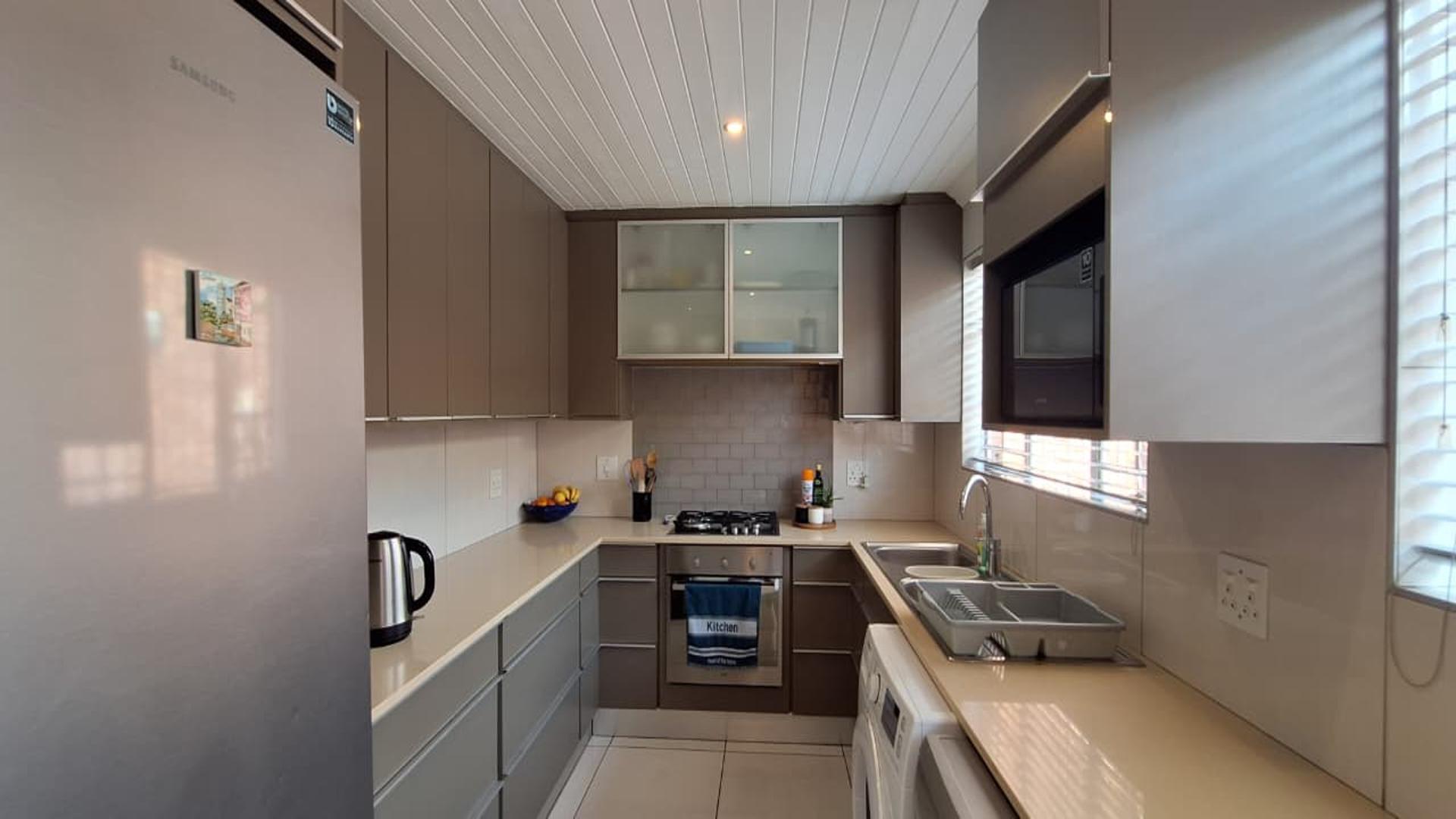 Kitchen - 14 square meters of property in Glen Marais