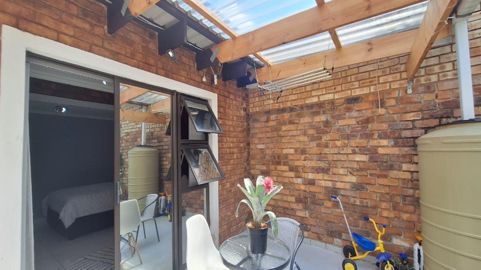 Patio - 12 square meters of property in Glen Marais