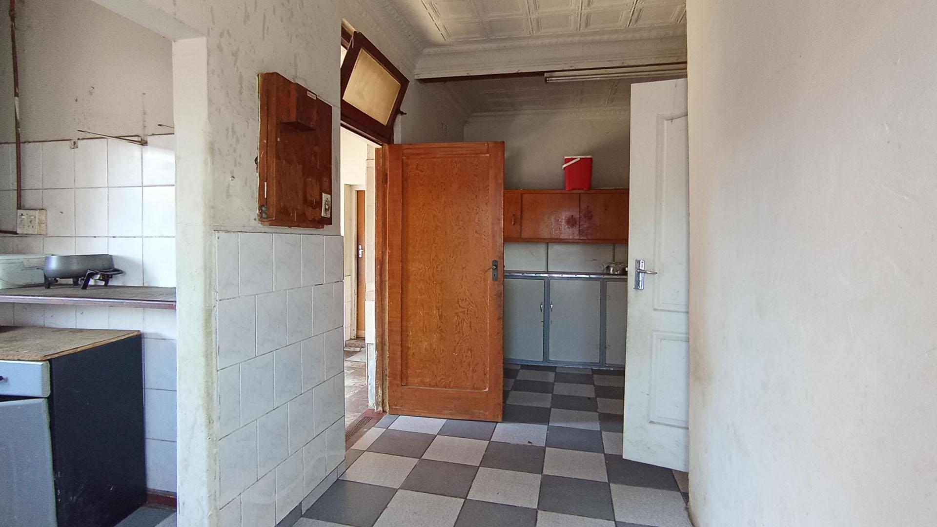Kitchen - 15 square meters of property in Pretoria West