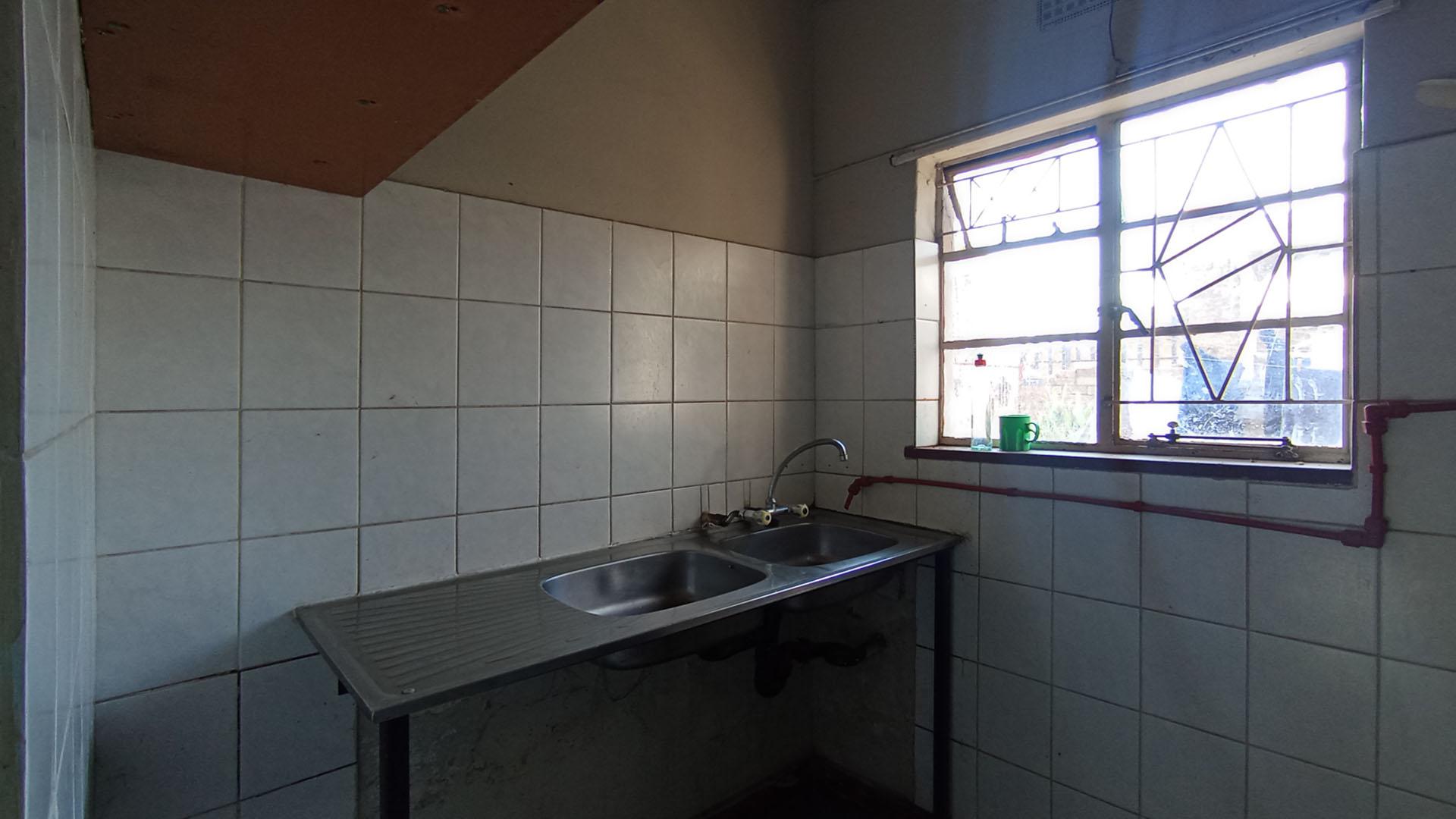 Scullery - 6 square meters of property in Pretoria West