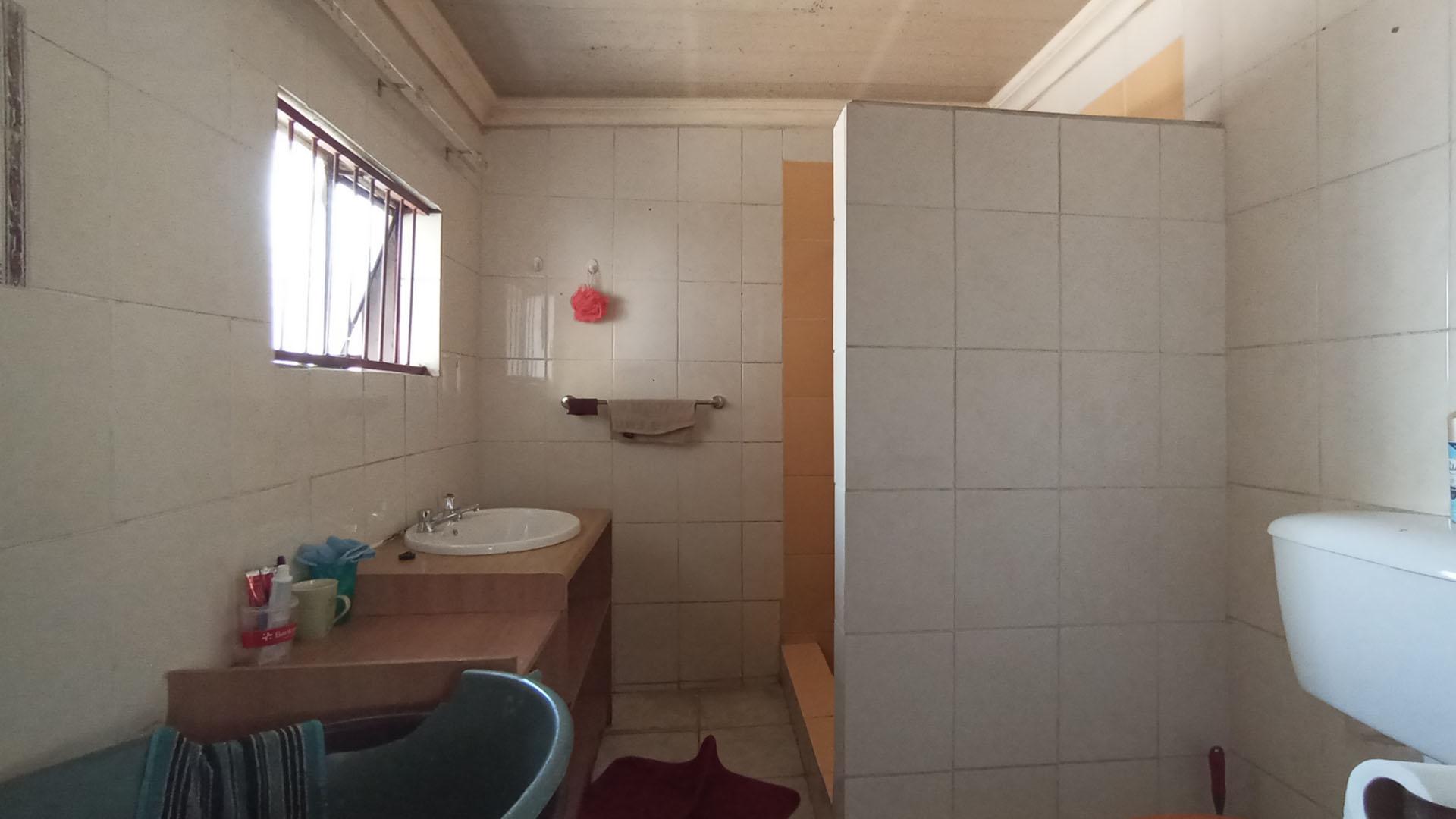 Flatlet - 44 square meters of property in Pretoria West