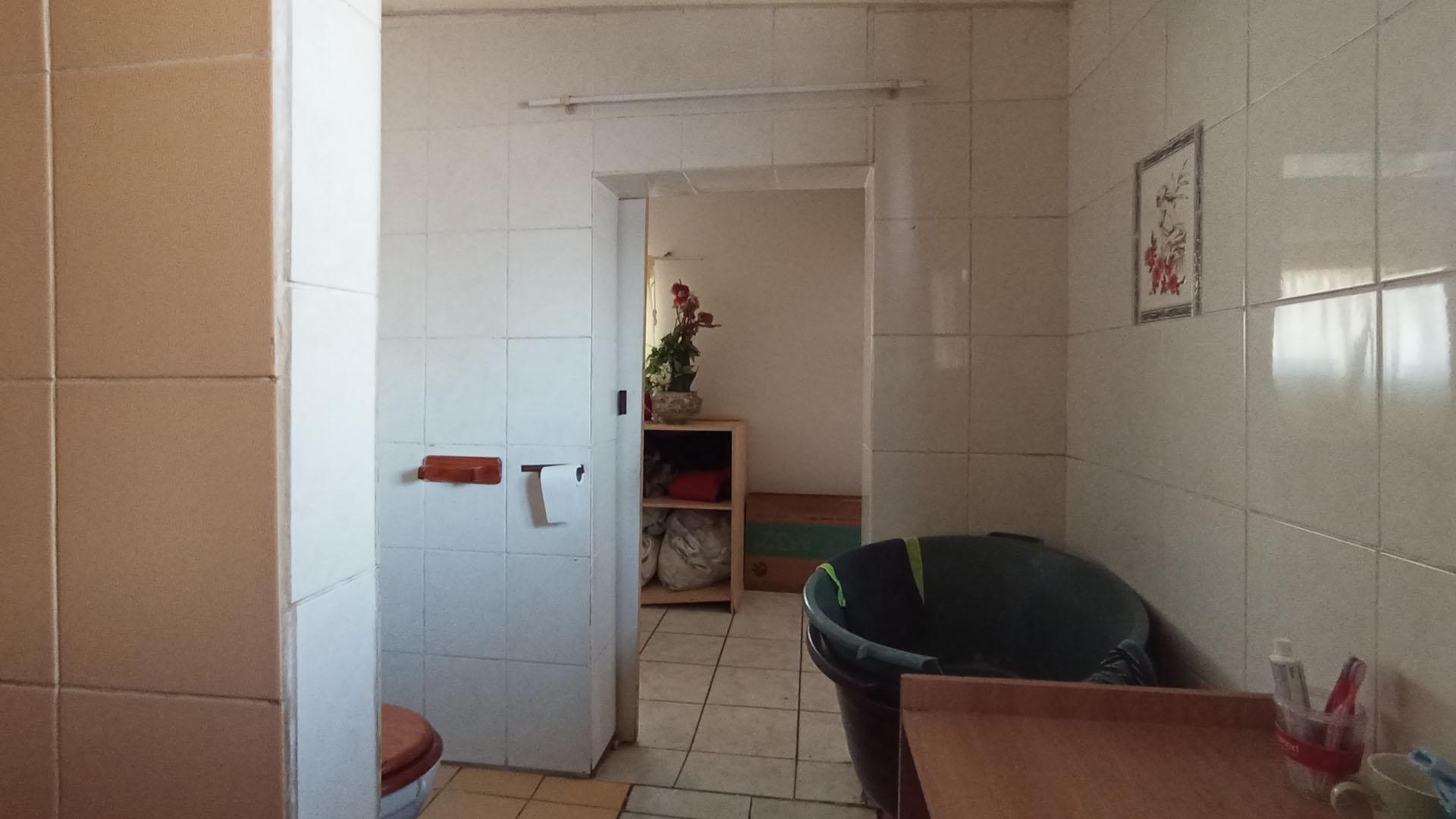 Flatlet - 44 square meters of property in Pretoria West