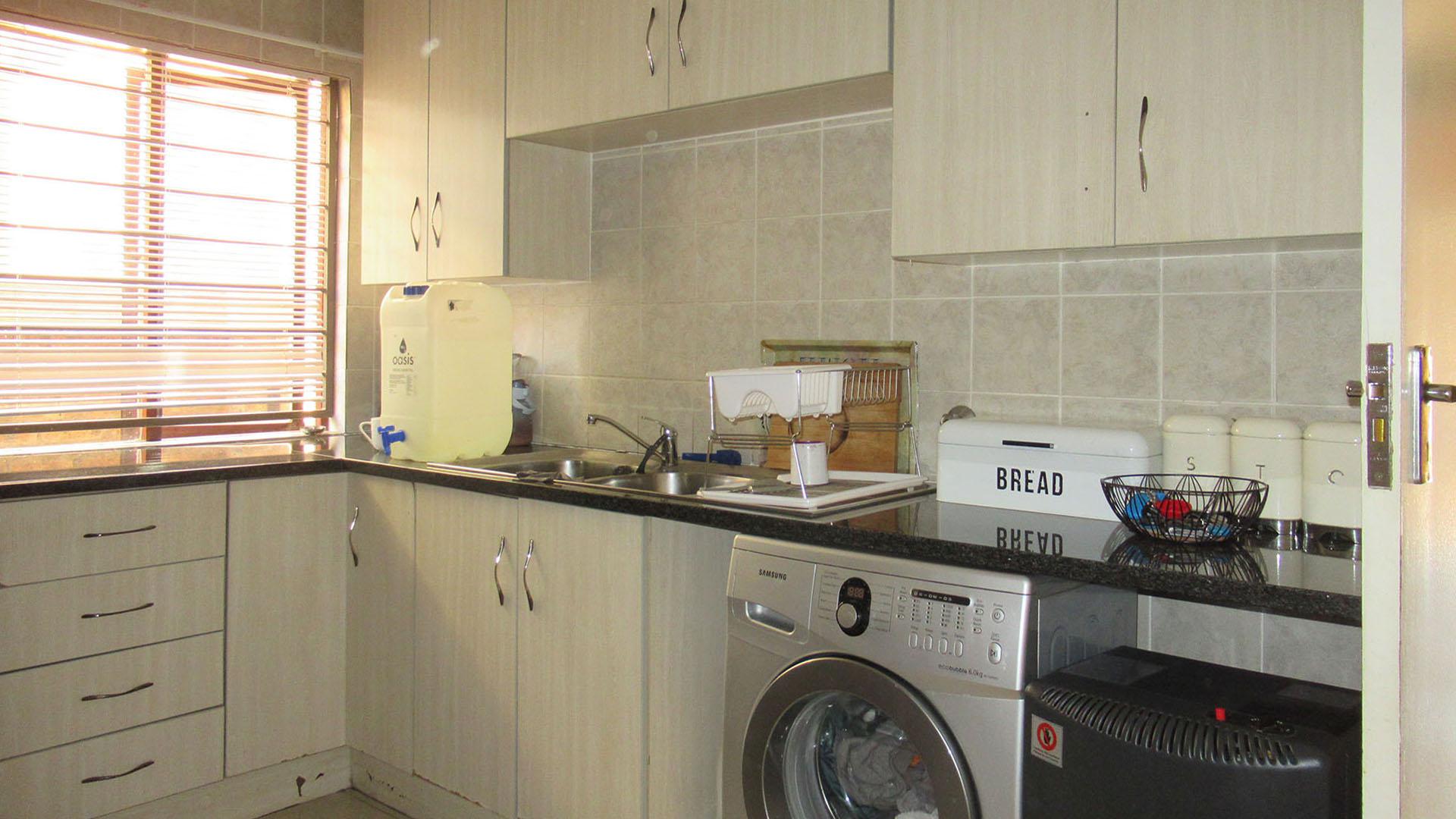 Kitchen - 12 square meters of property in Willowbrook