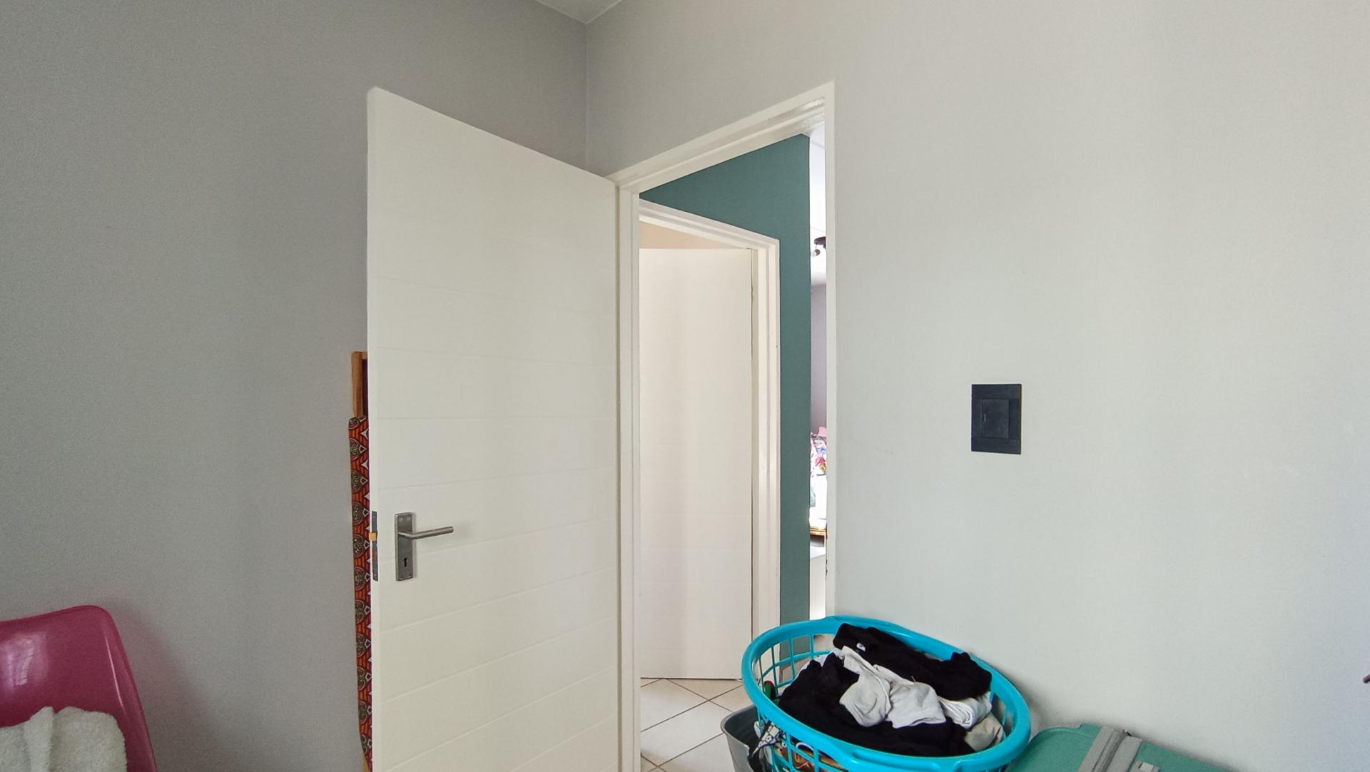 Bed Room 2 - 8 square meters of property in Fleurhof