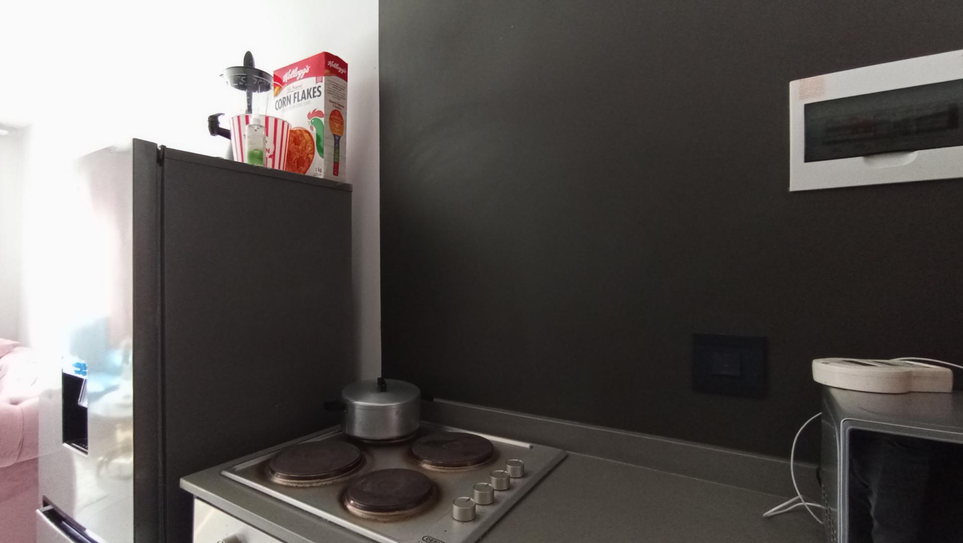 Kitchen - 6 square meters of property in Fleurhof