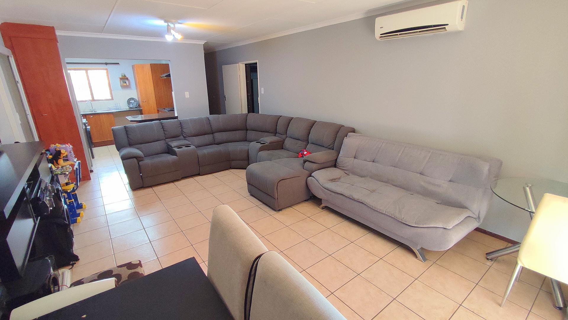  of property in Rooihuiskraal North