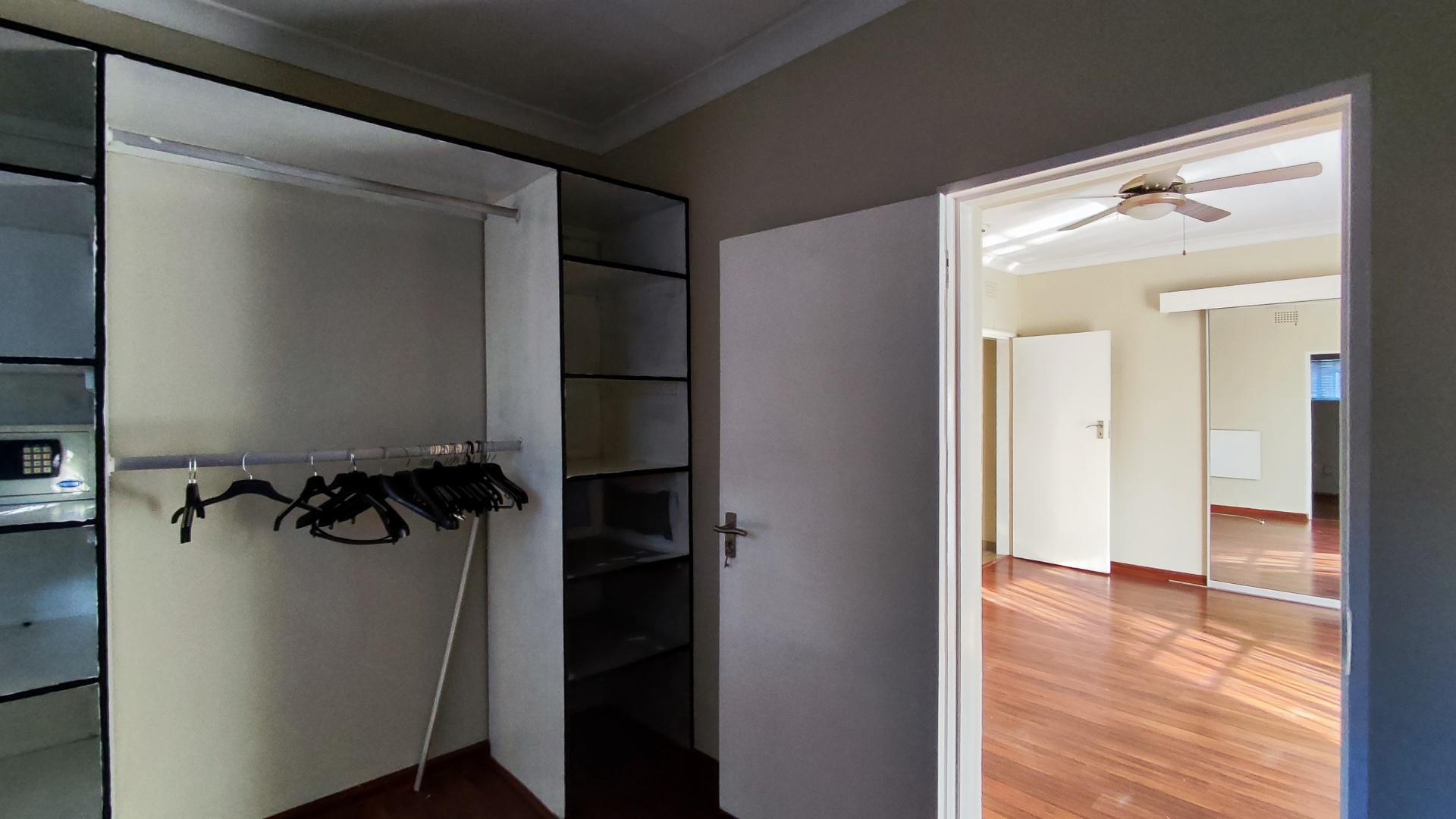 Spaces - 48 square meters of property in Farrarmere