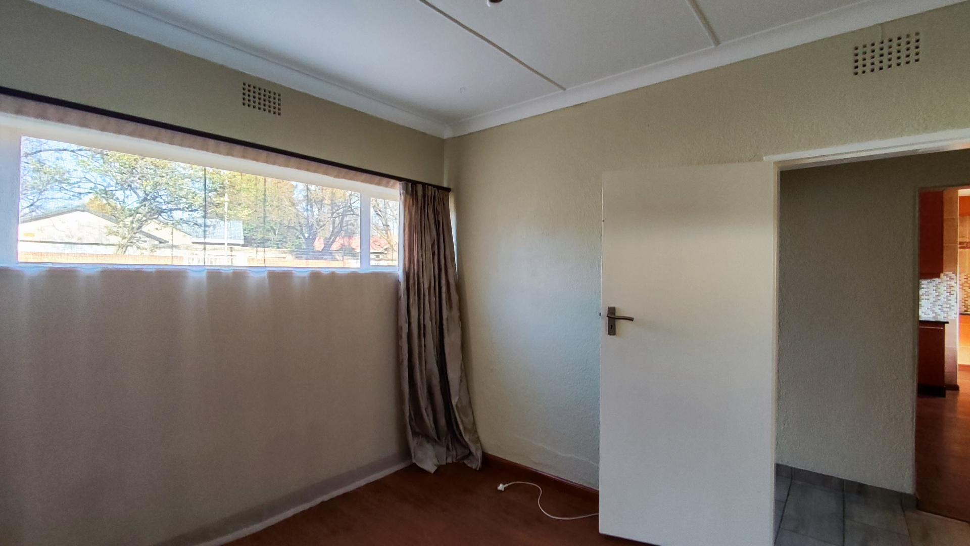 Bed Room 3 of property in Farrarmere