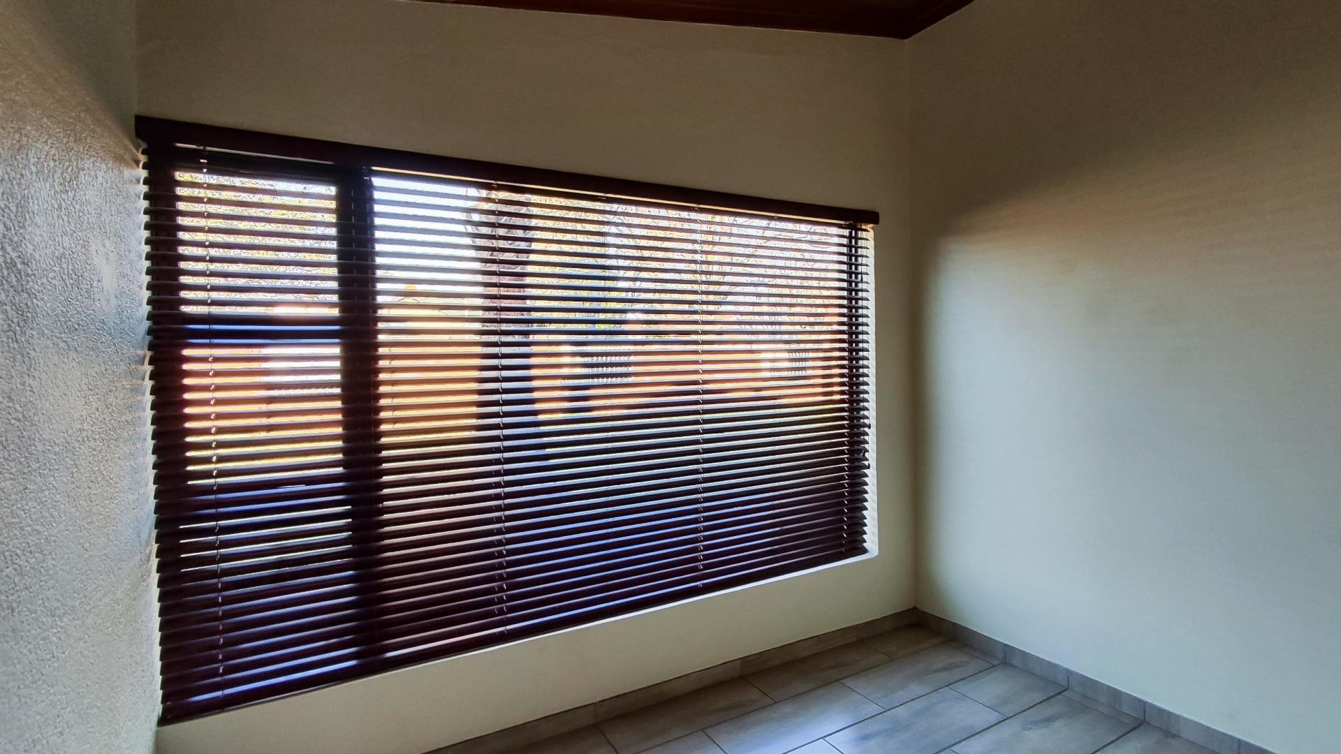 Study - 8 square meters of property in Farrarmere