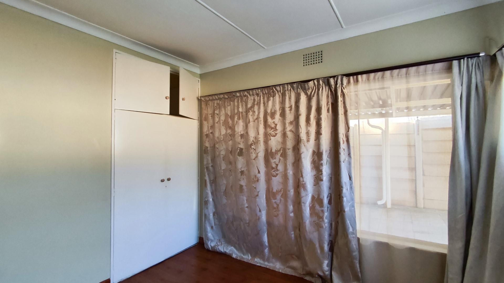 Bed Room 3 of property in Farrarmere