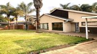 Front View of property in Farrarmere