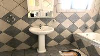 Bathroom 2 of property in Farrarmere