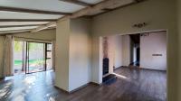 Lounges - 30 square meters of property in Farrarmere