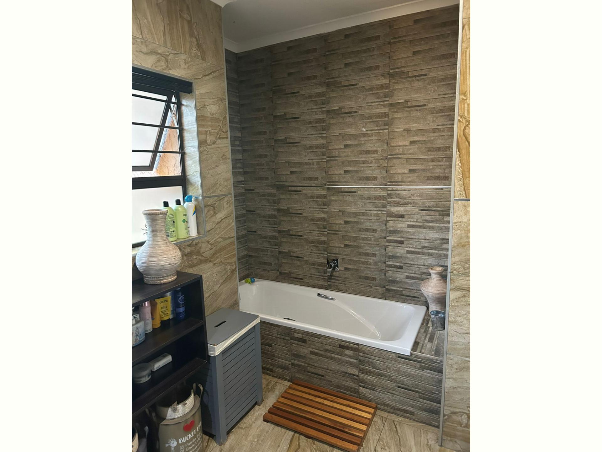  of property in Eldoraigne