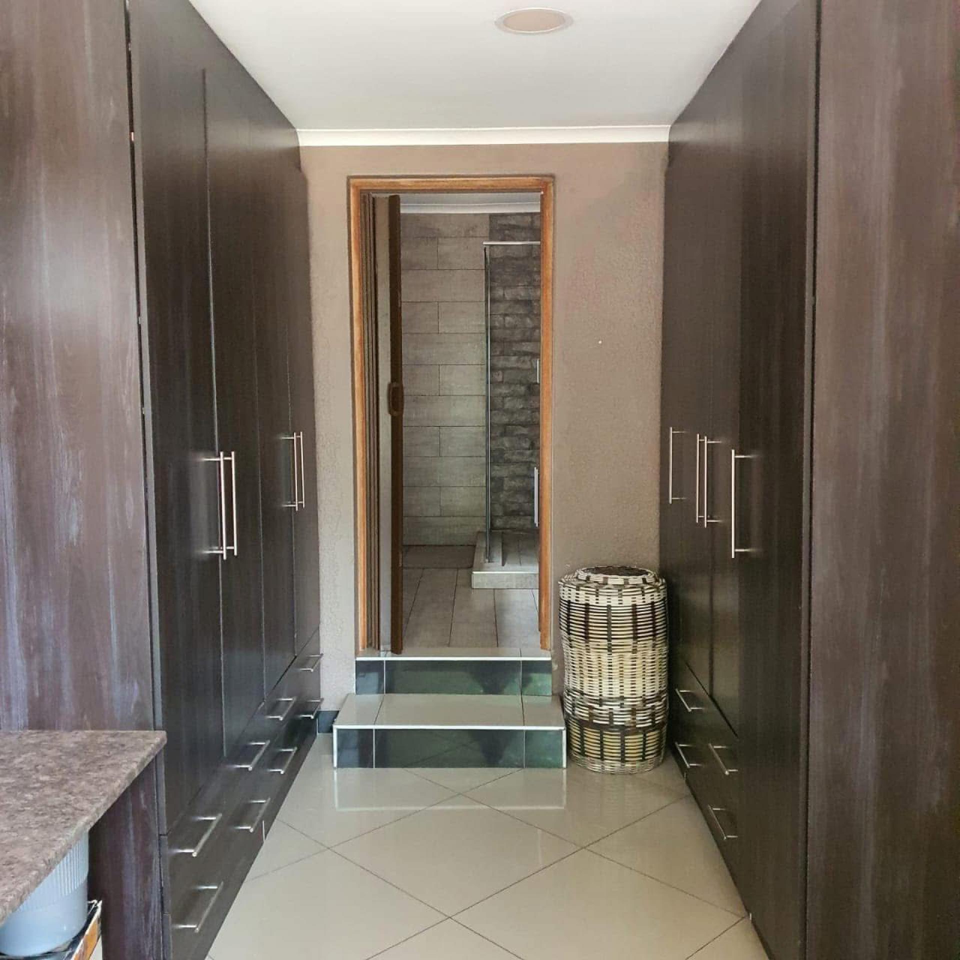  of property in Eldoraigne