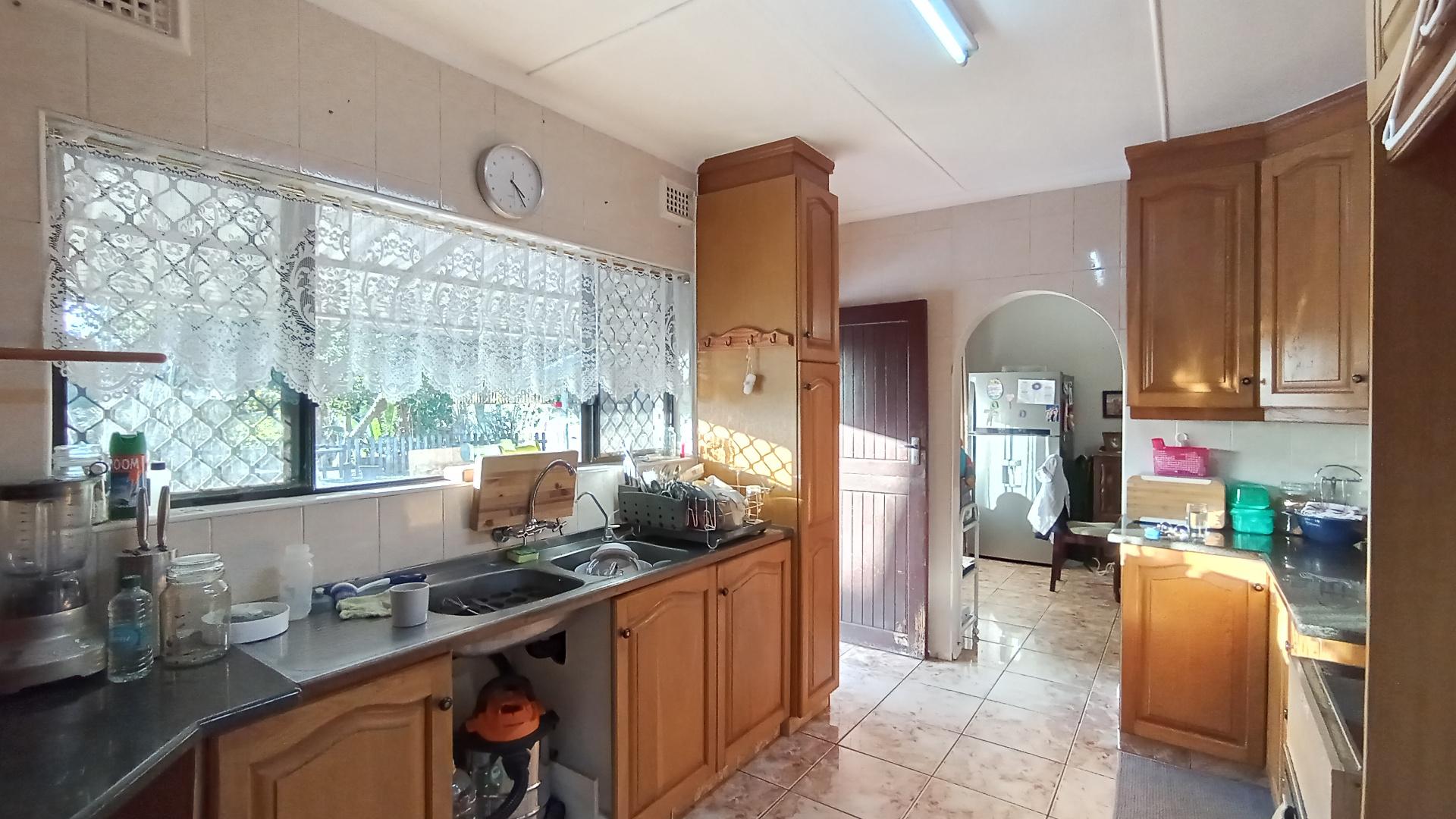 Kitchen - 17 square meters of property in Northdene 