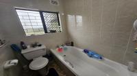 Bathroom 1 of property in Northdene 