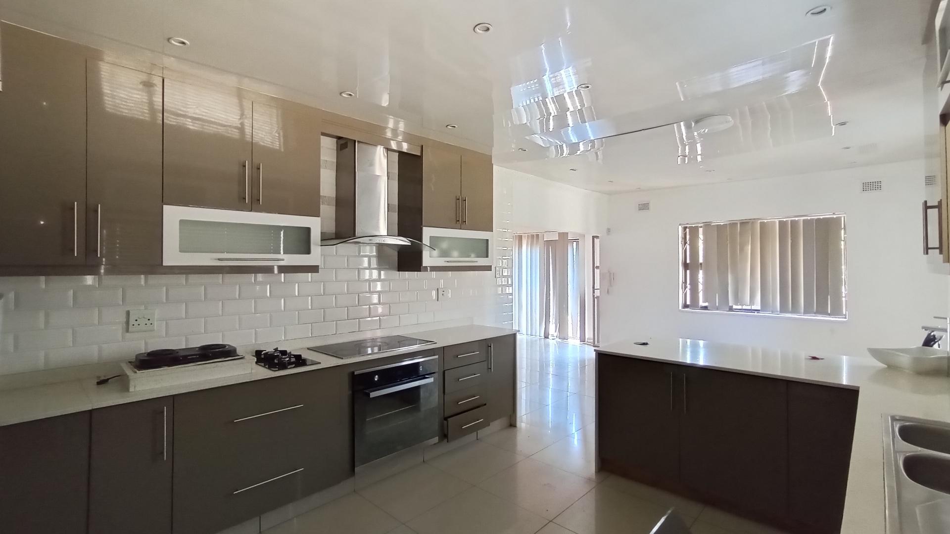 Kitchen - 19 square meters of property in Pietermaritzburg (KZN)