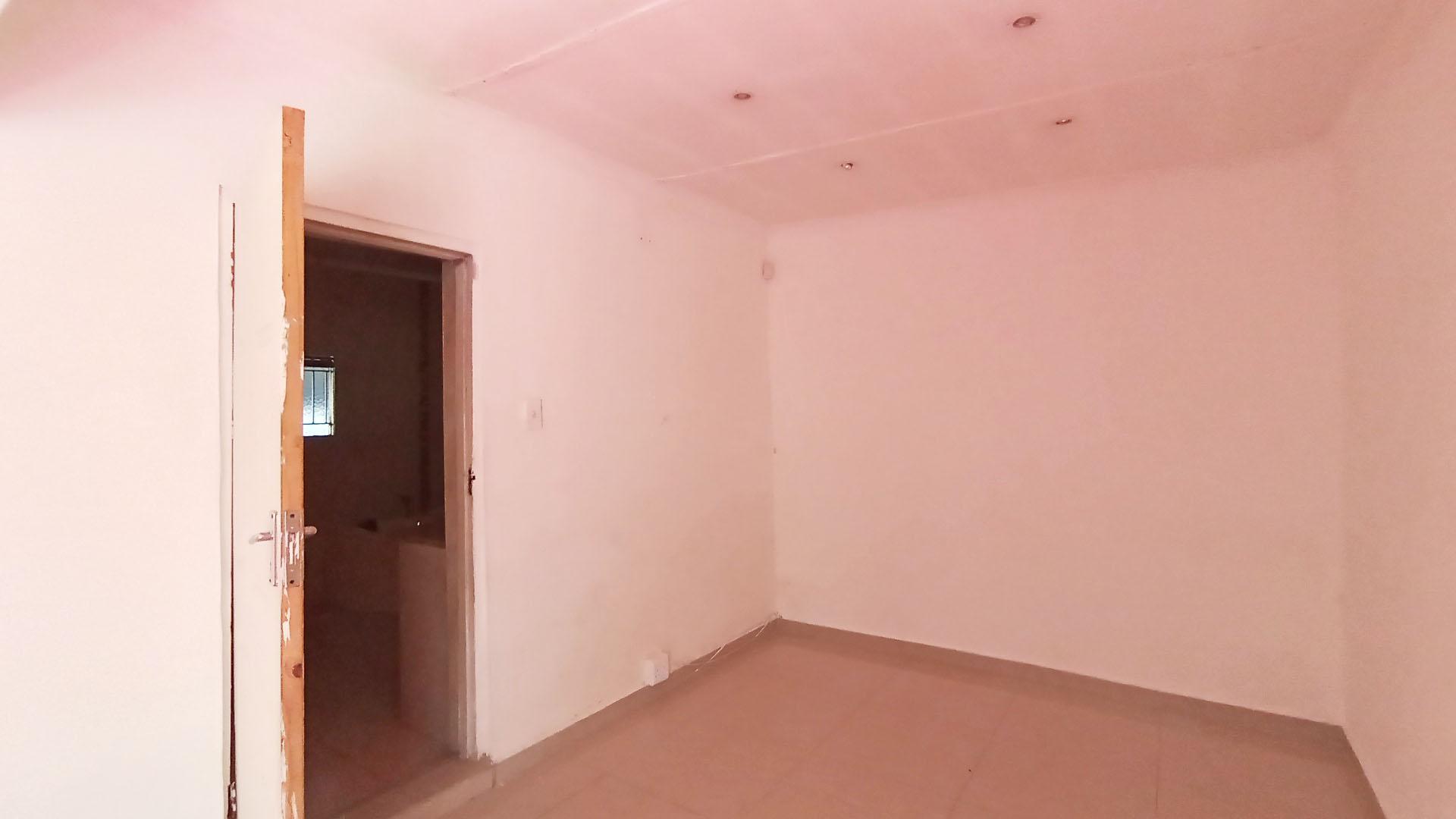 Spaces - 9 square meters of property in Pietermaritzburg (KZN)