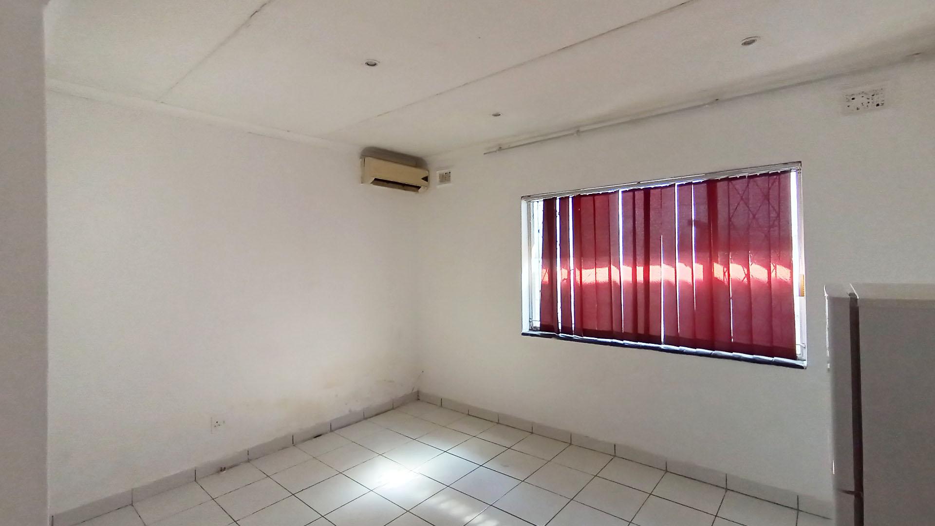 Bed Room 2 - 17 square meters of property in Pietermaritzburg (KZN)