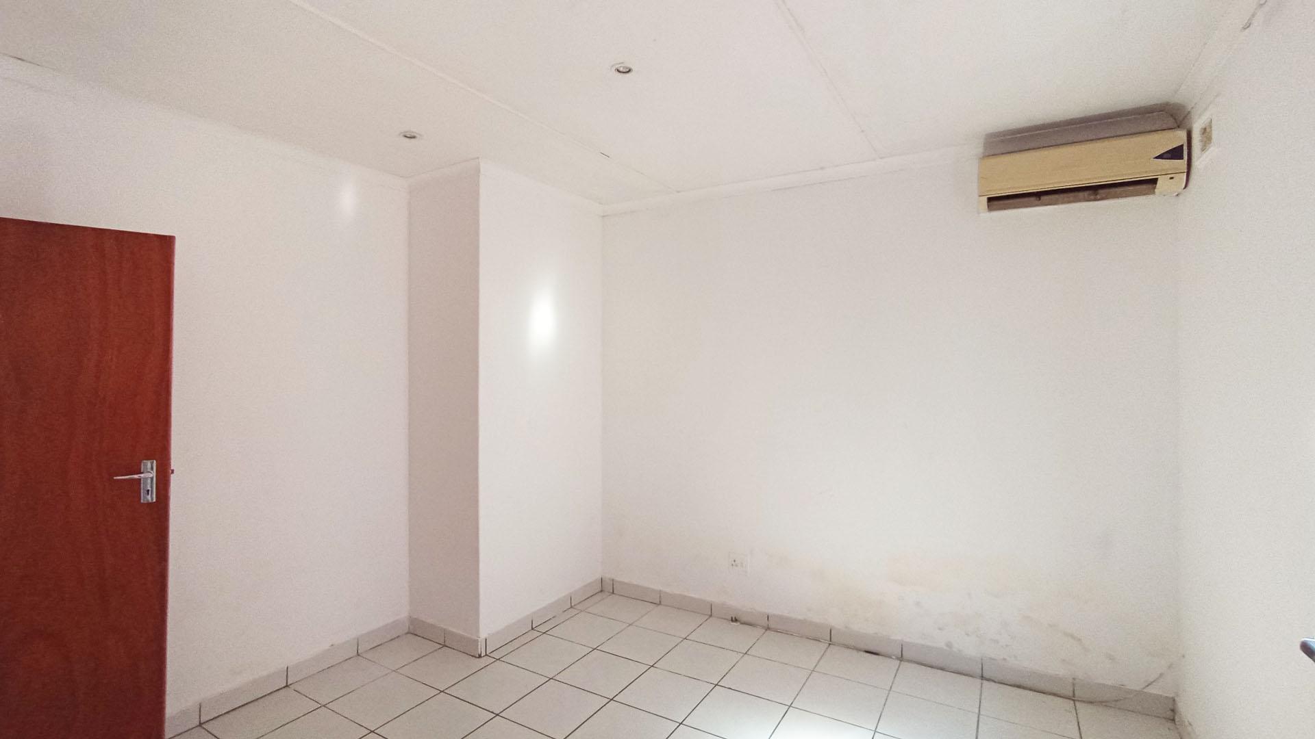 Bed Room 2 - 17 square meters of property in Pietermaritzburg (KZN)