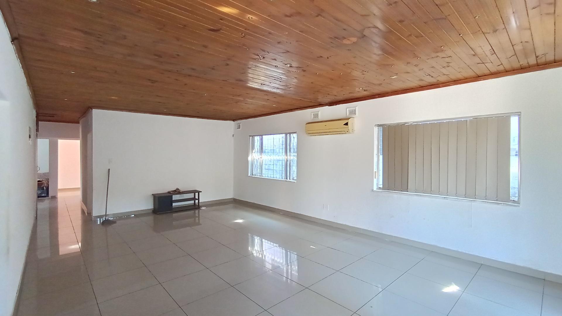 Lounges - 45 square meters of property in Pietermaritzburg (KZN)
