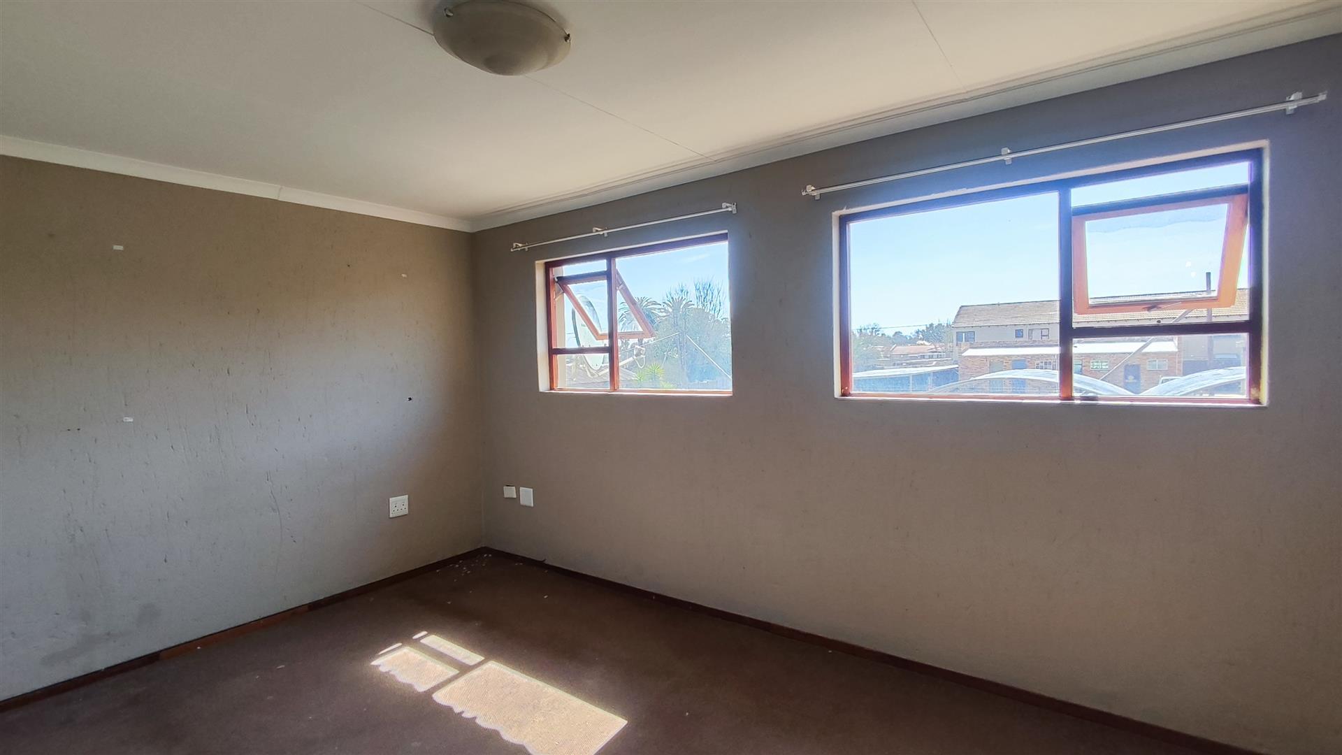 Bed Room 1 - 17 square meters of property in Three Rivers