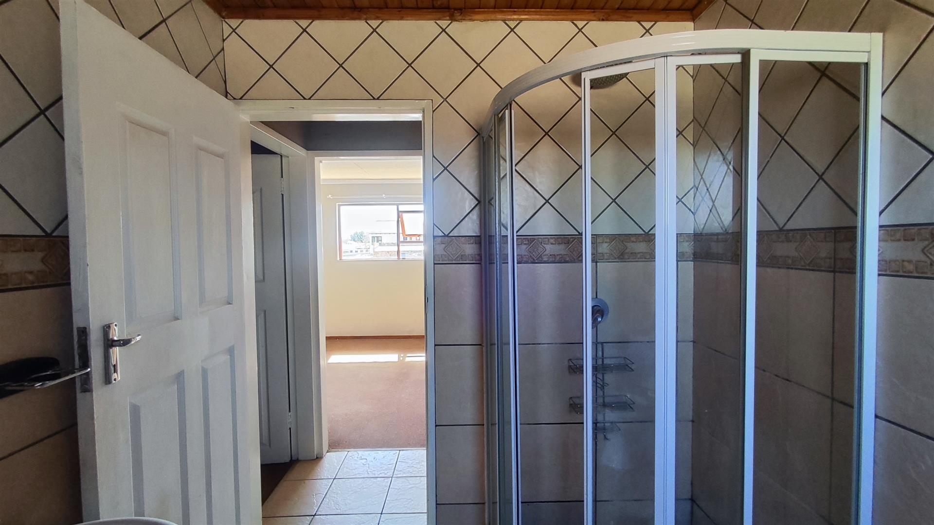 Bathroom 2 - 6 square meters of property in Three Rivers