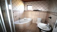 Bathroom 2 of property in Three Rivers