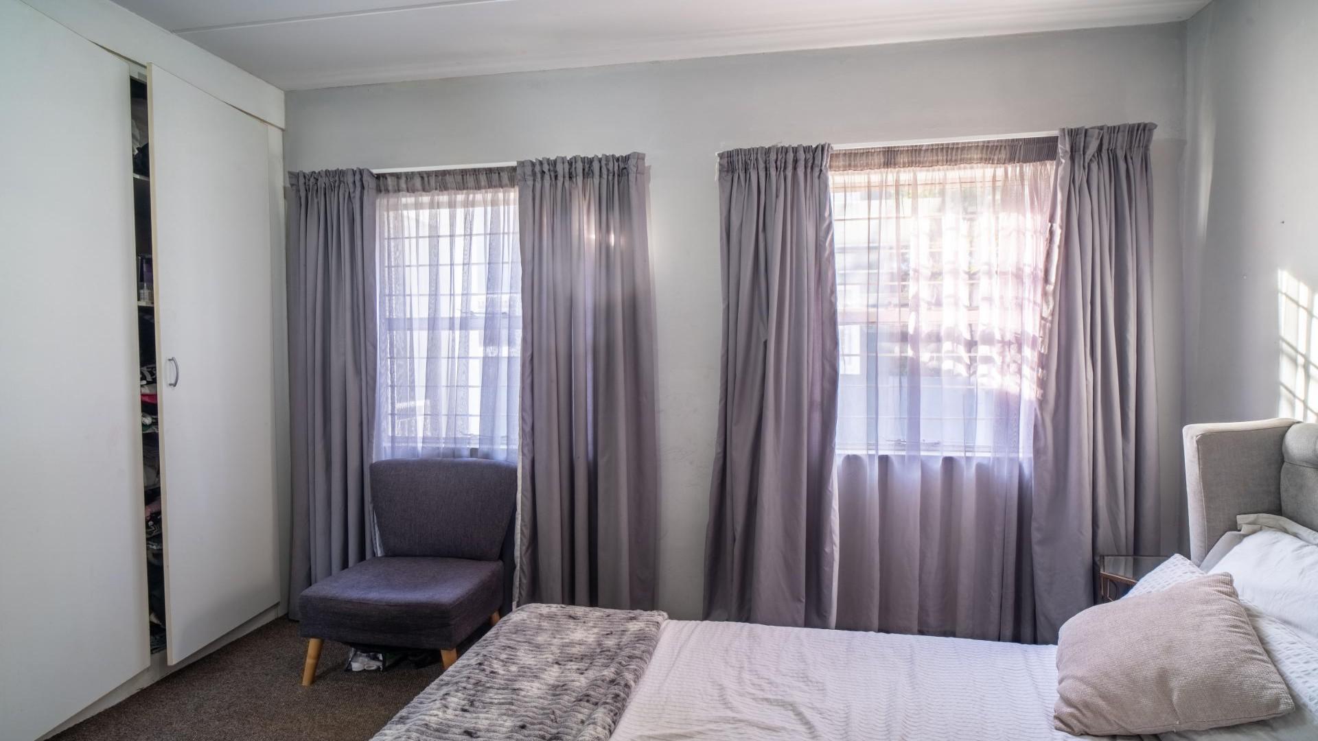 Bed Room 2 of property in Ferndale - JHB