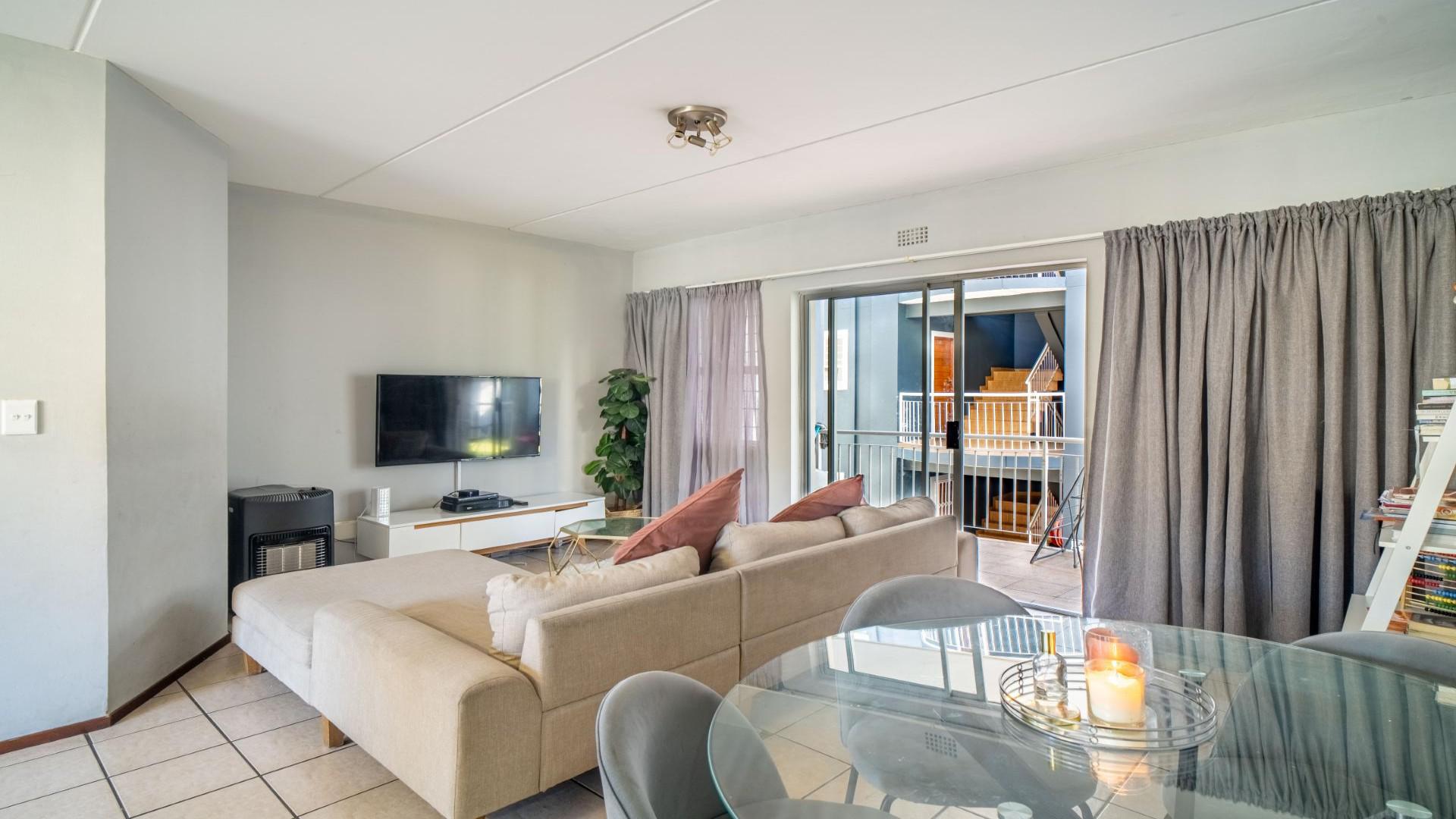 Lounges of property in Ferndale - JHB