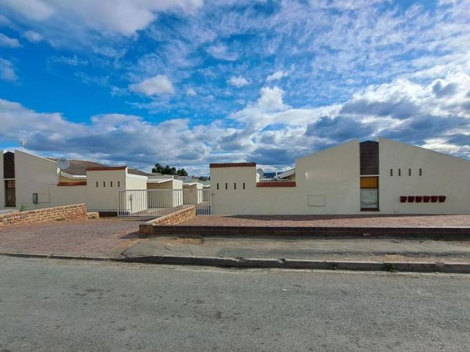 Commercial for Sale For Sale in Oudtshoorn - MR686941