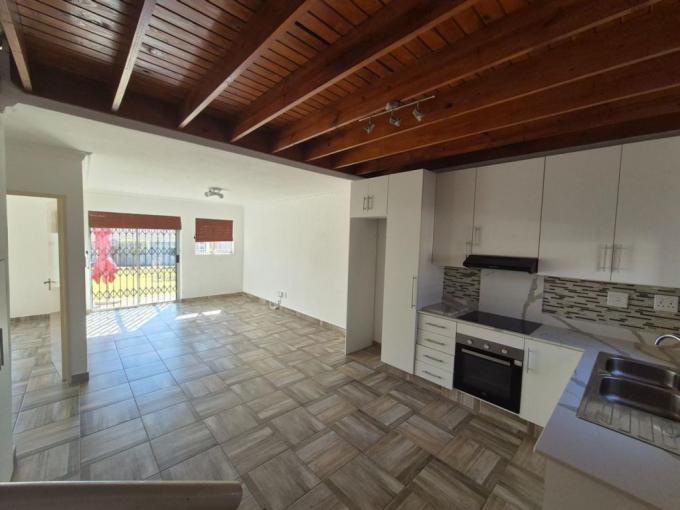 3 Bedroom Duplex for Sale For Sale in Greenstone Hill - MR686949
