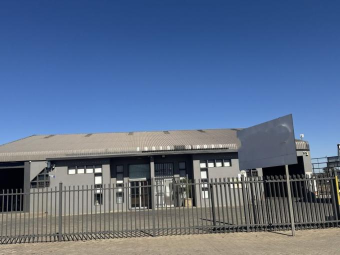 2 Bedroom Commercial to Rent in Polokwane - Property to rent - MR686982