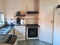  of property in Die Hoewes