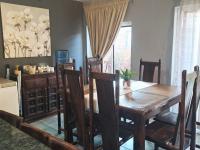  of property in Die Hoewes