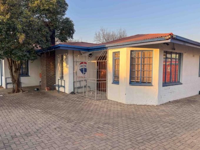 Commercial to Rent in Middelburg - MP - Property to rent - MR686994