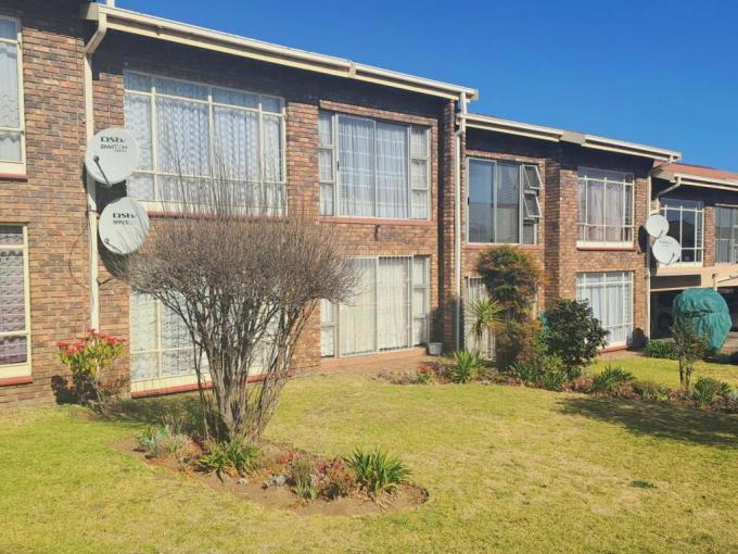 3 Bedroom Simplex for Sale For Sale in Brackendowns - MR687007