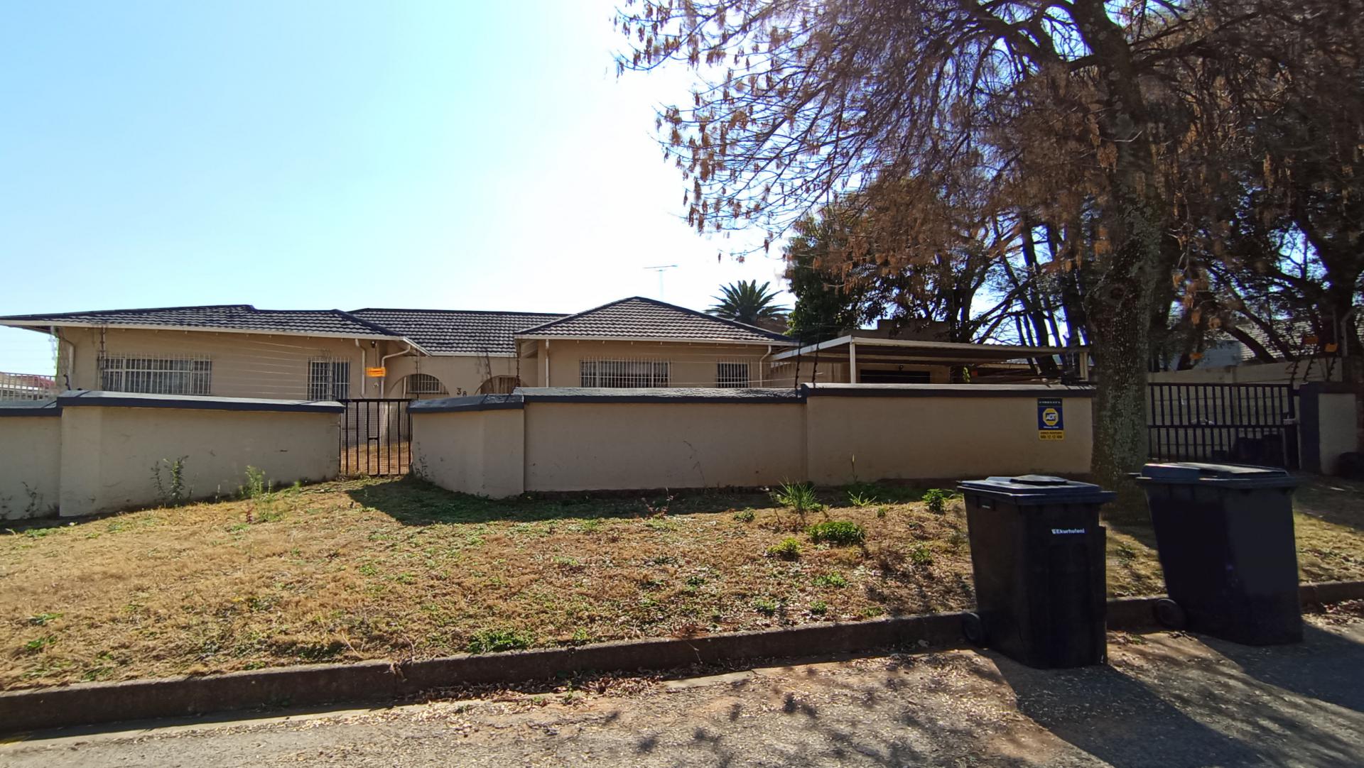 Front View of property in Marlands