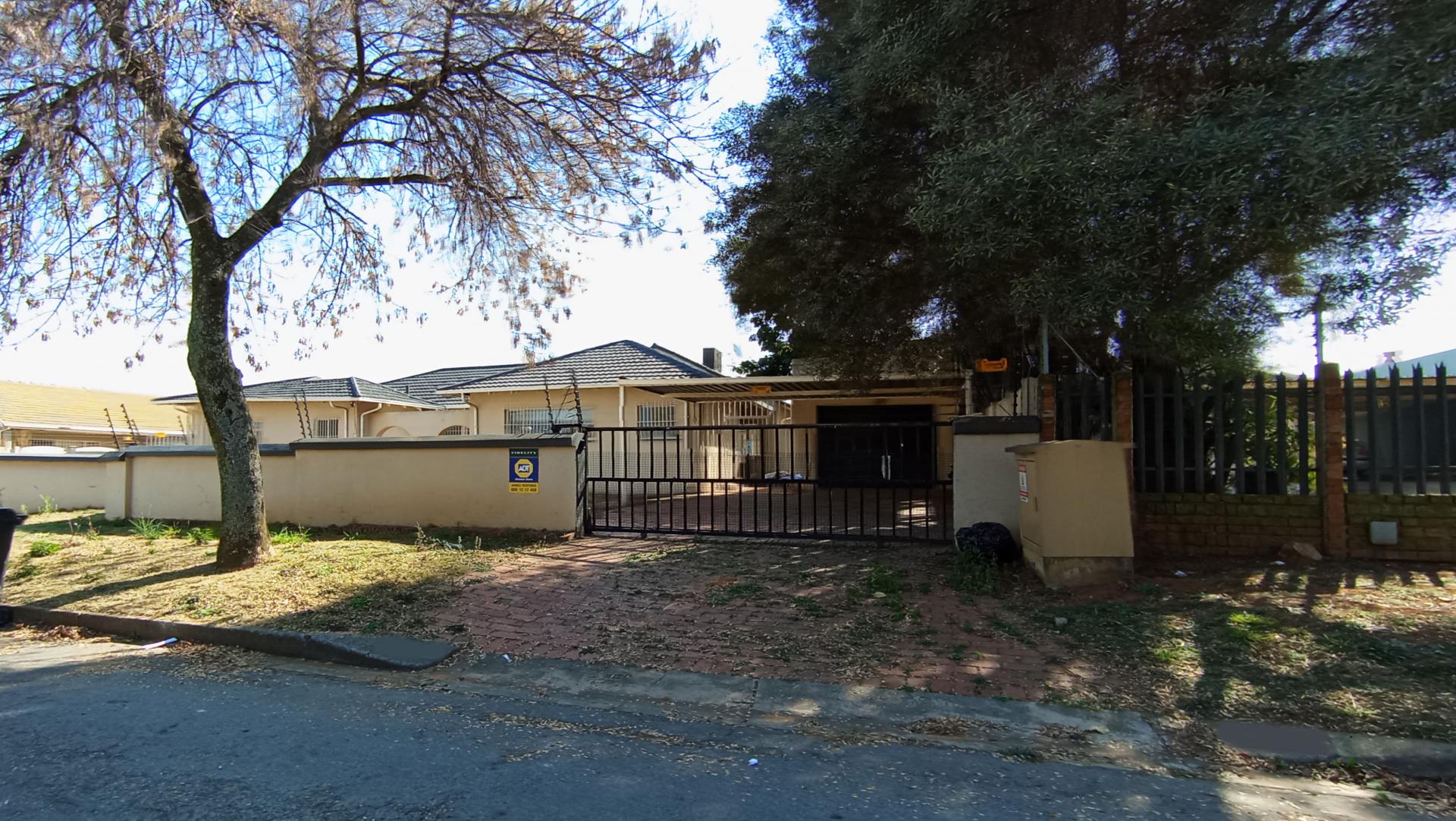 Front View of property in Marlands