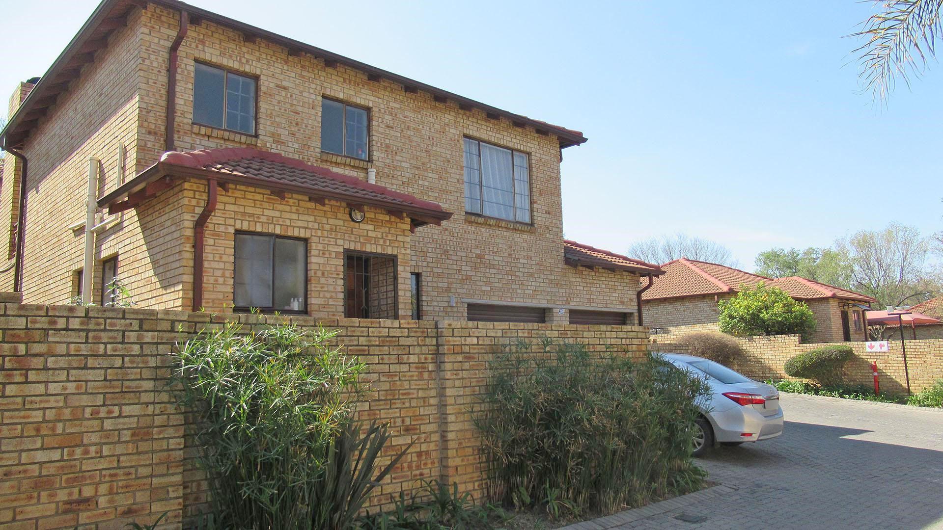 Front View of property in Randpark Ridge