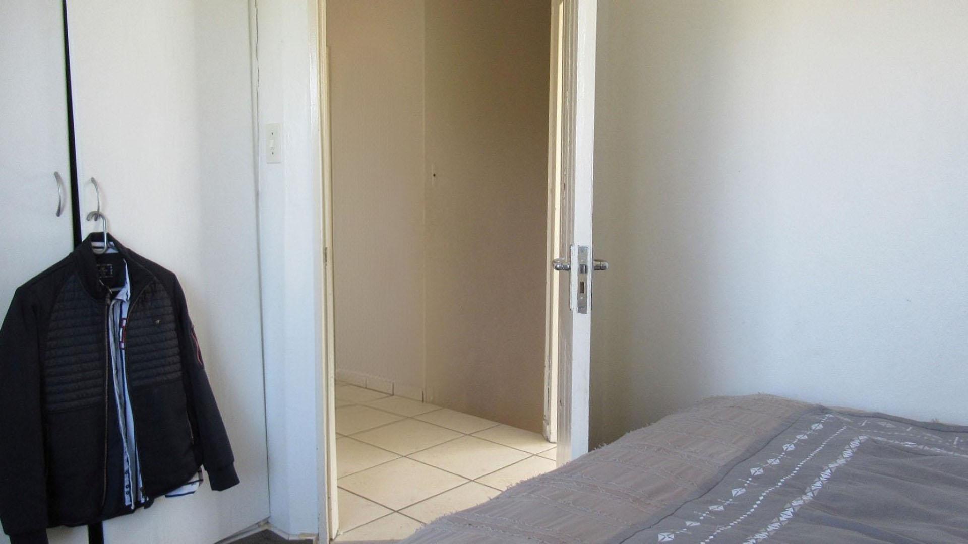 Bed Room 1 - 10 square meters of property in Randpark Ridge
