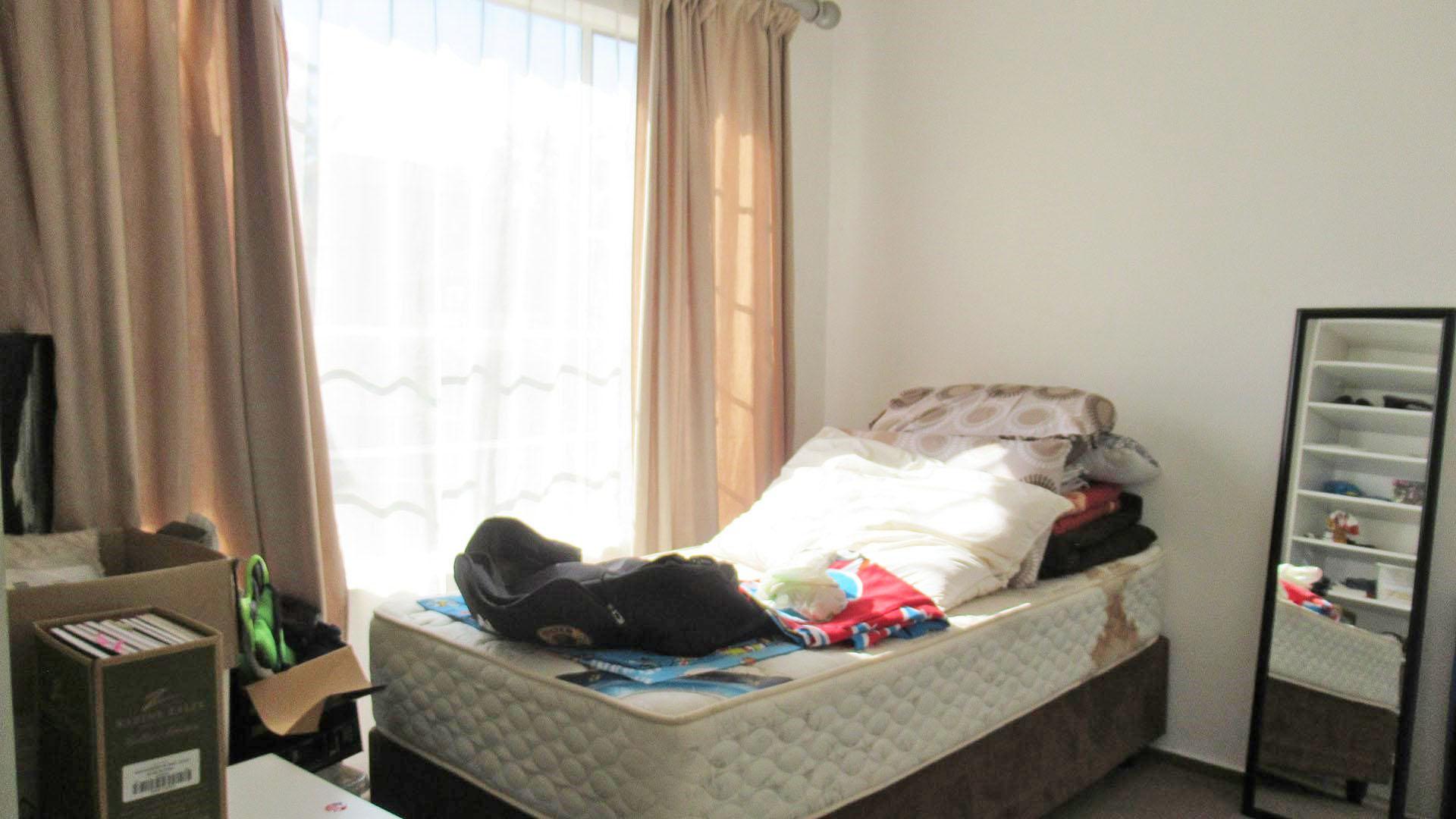 Bed Room 2 - 10 square meters of property in Randpark Ridge