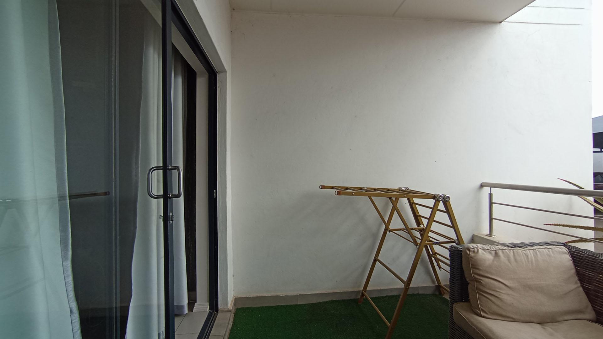 Patio - 7 square meters of property in Erand Gardens