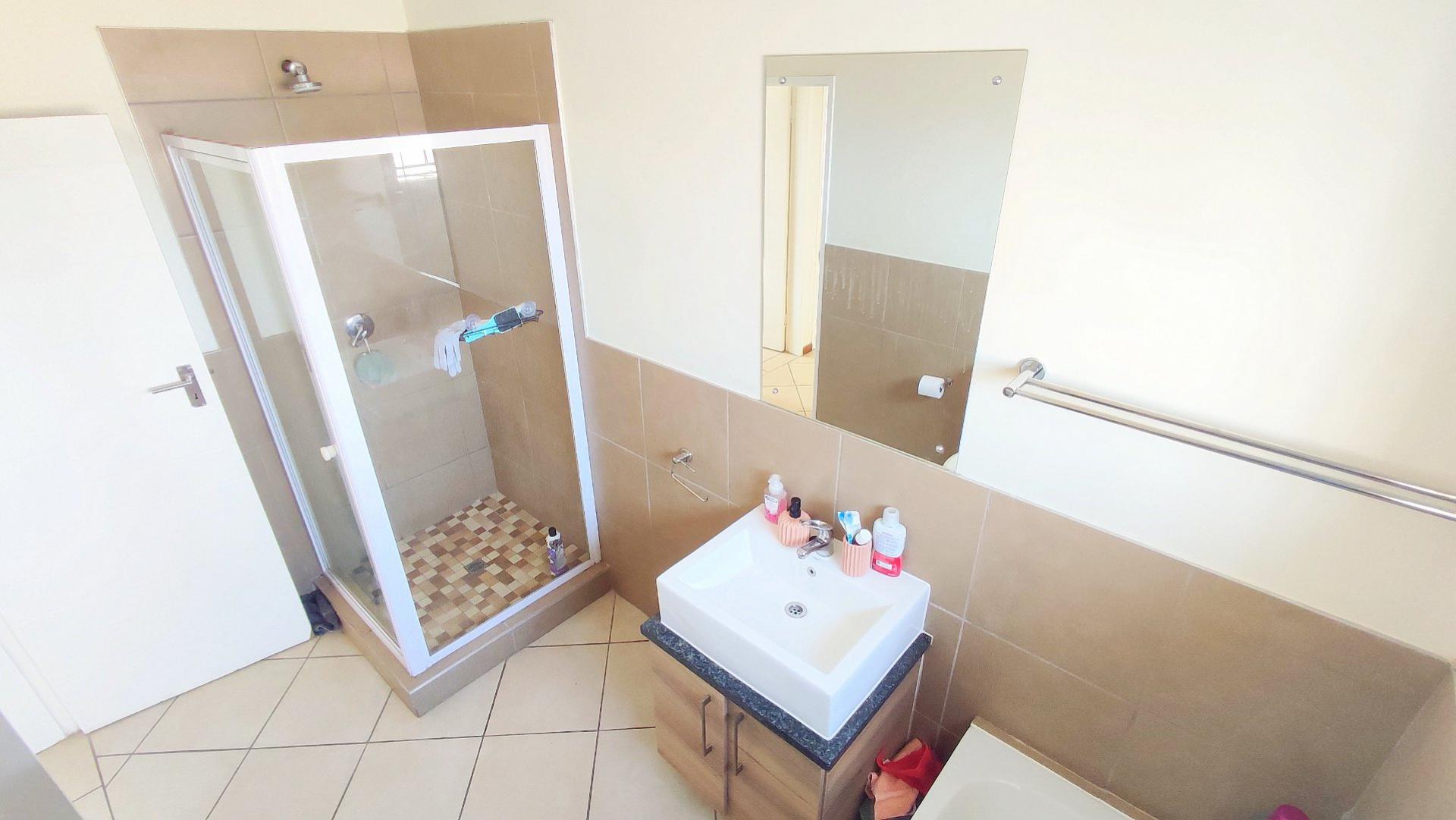  of property in Monavoni