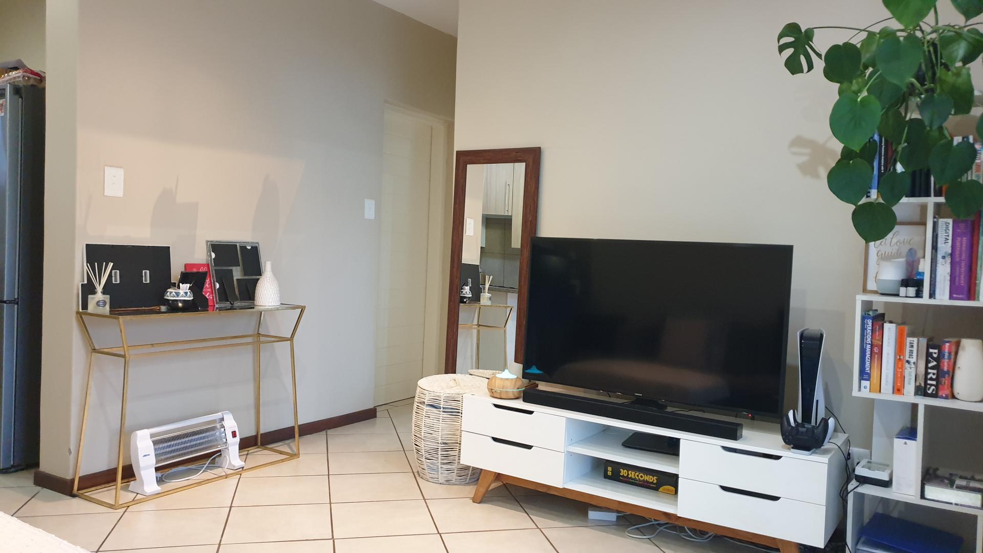  of property in Monavoni