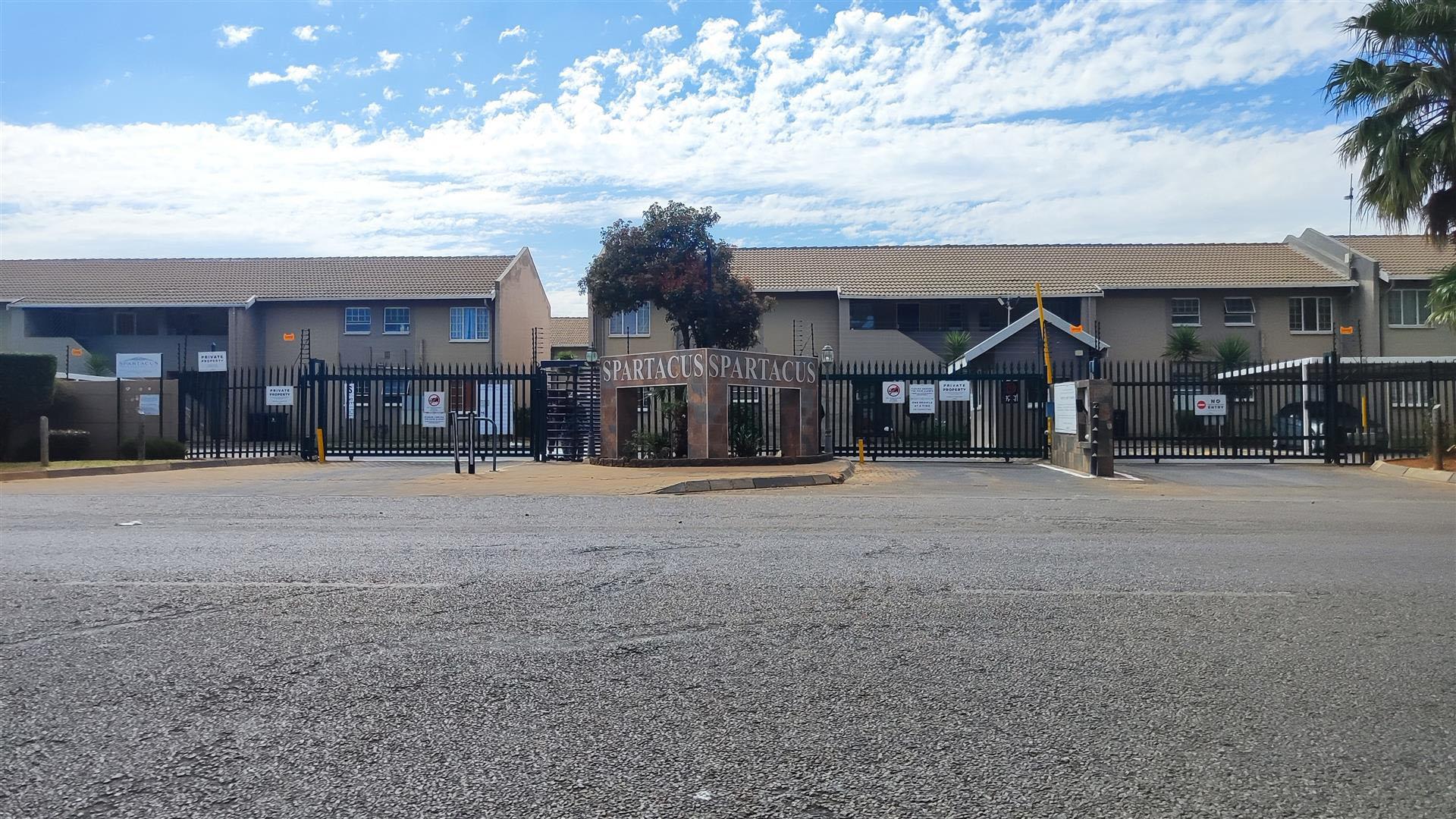 Front View of property in Ravenswood