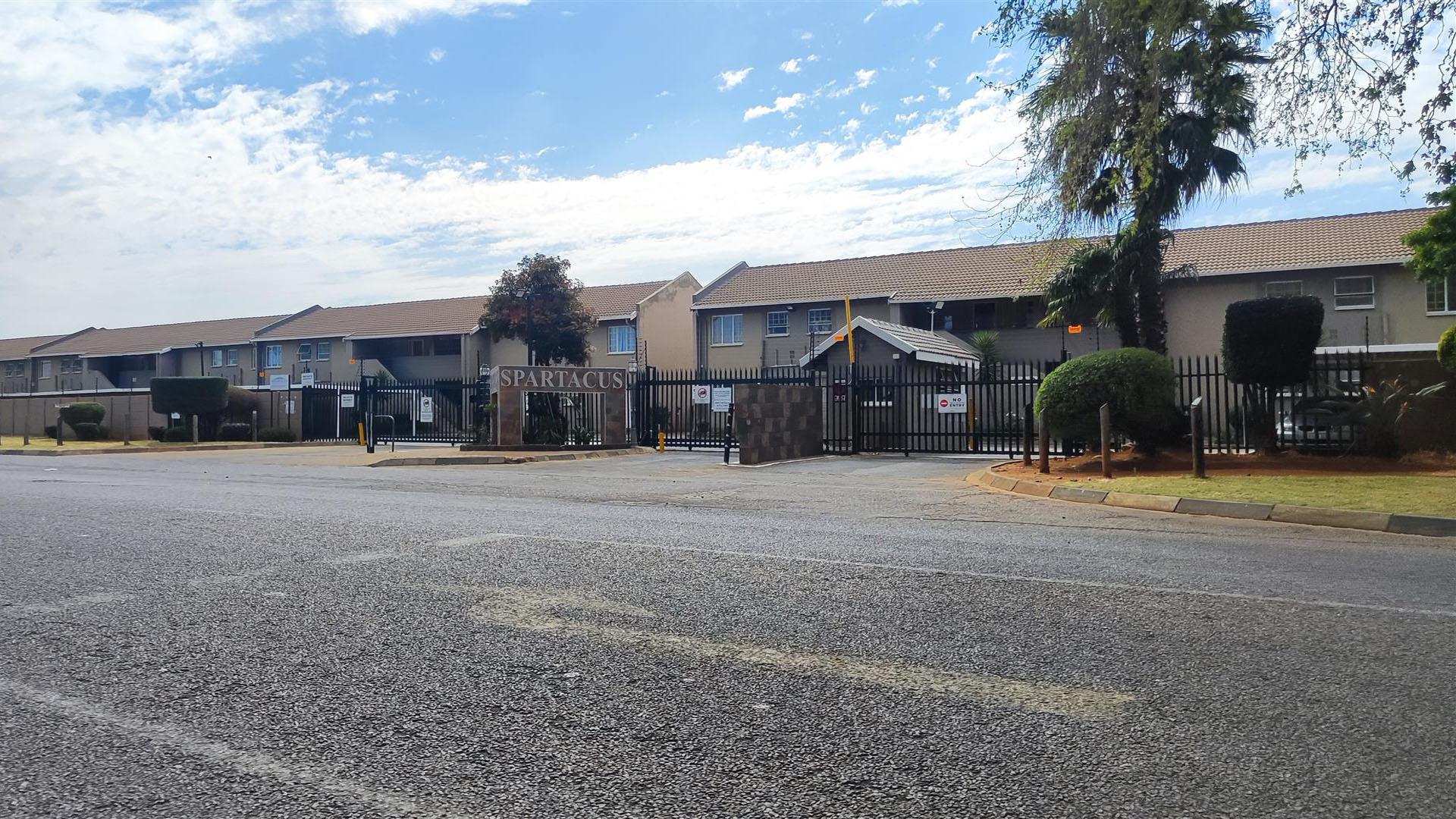 Front View of property in Ravenswood