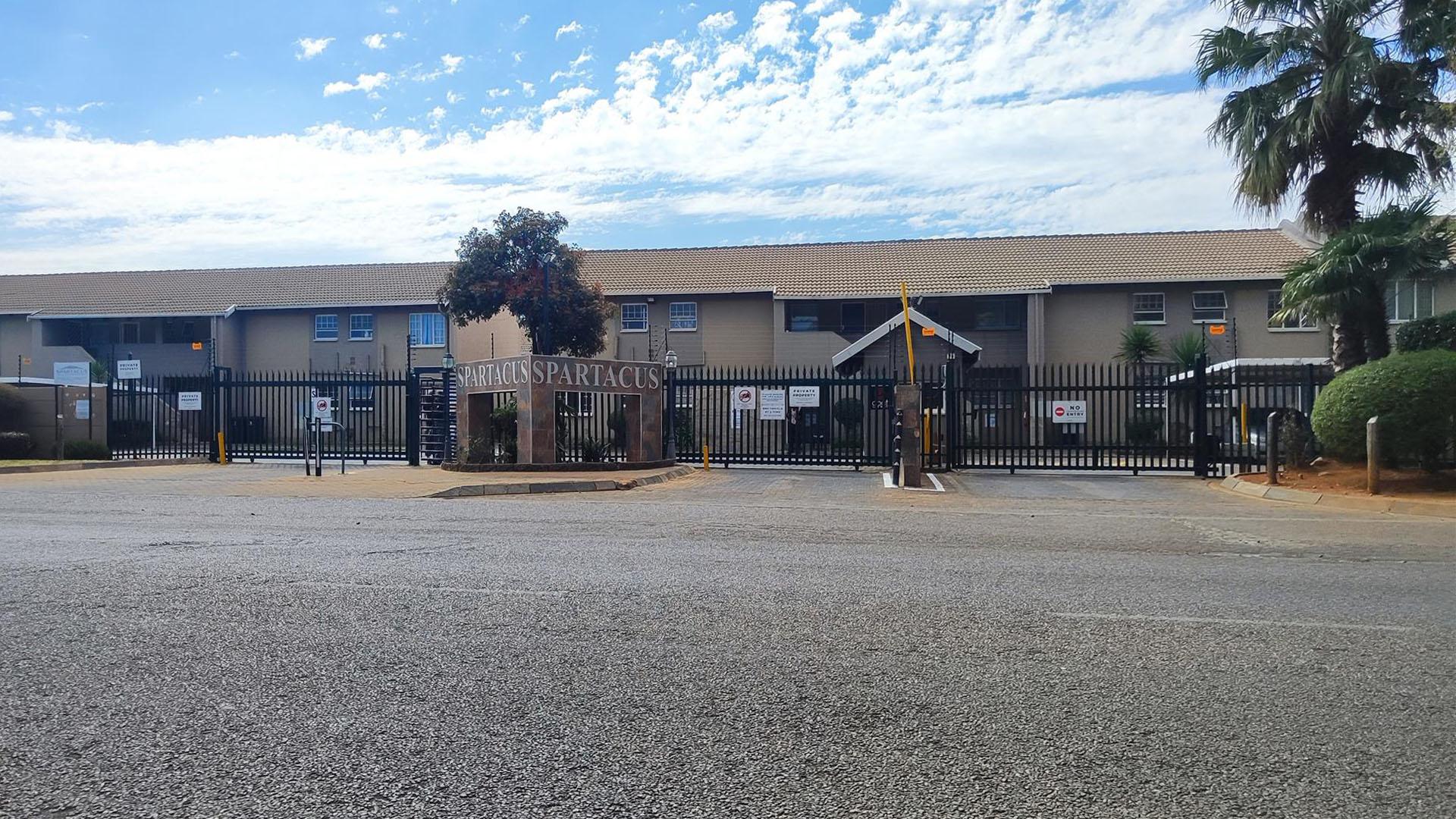 Front View of property in Ravenswood
